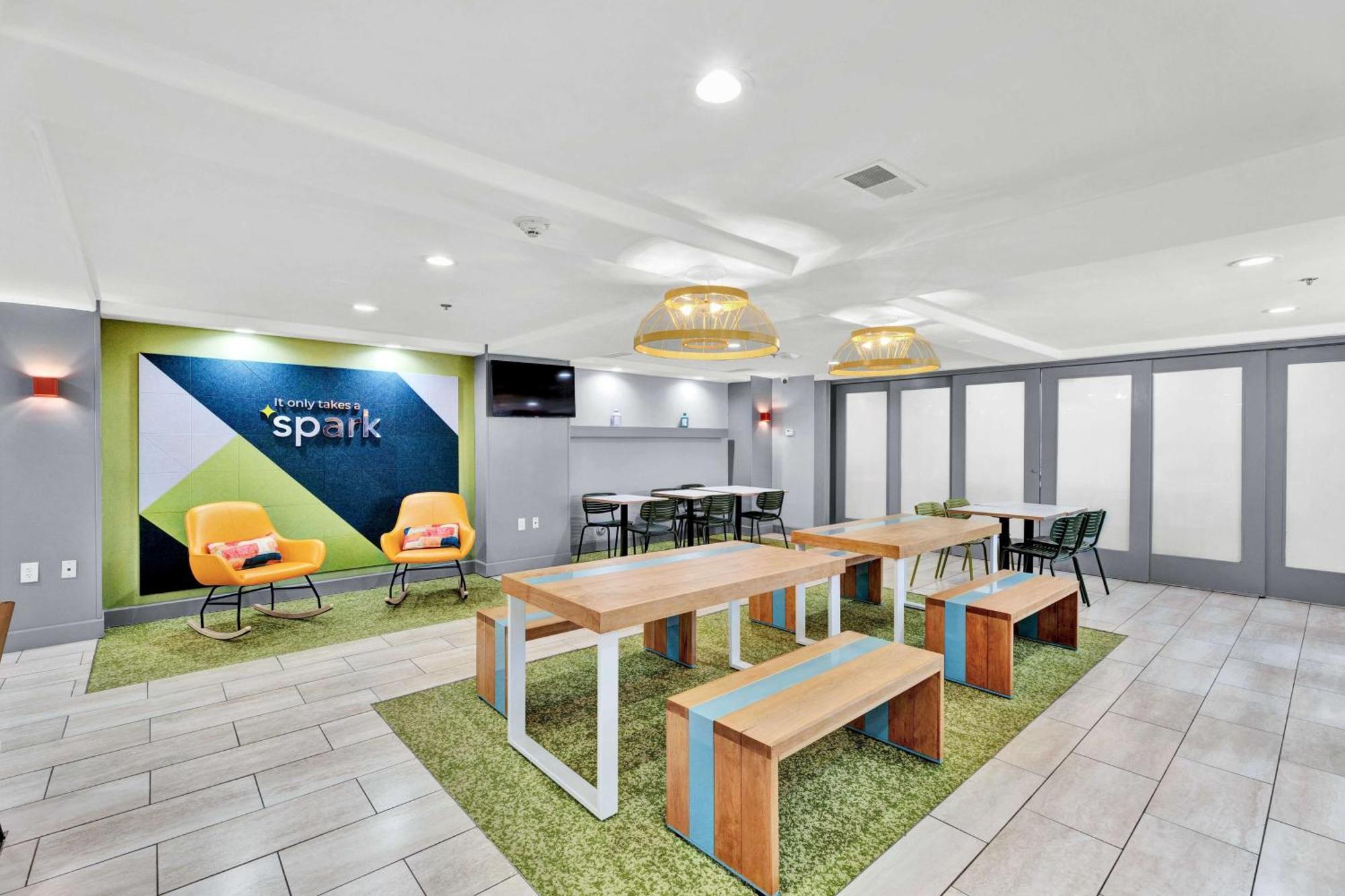 Spark By Hilton Plymouth Kültér fotó
